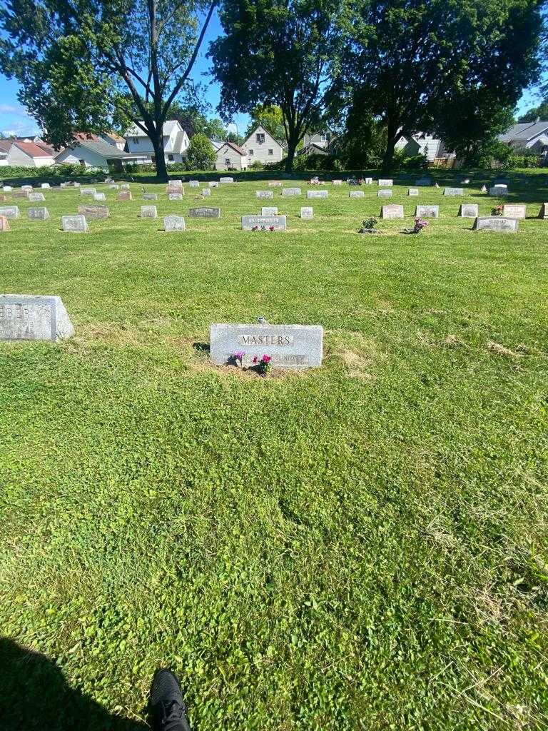 Clinton W. Masters's grave. Photo 1