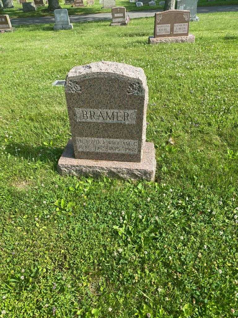 Victoria L. Bramer's grave. Photo 2