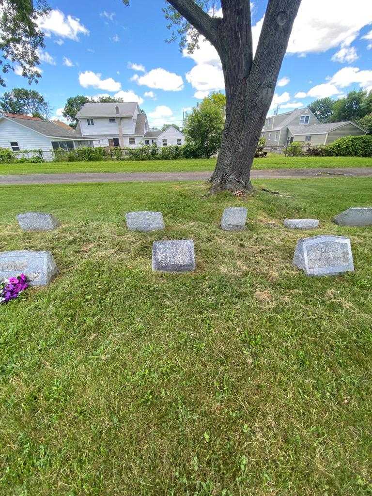 Jennie Eggert's grave. Photo 1
