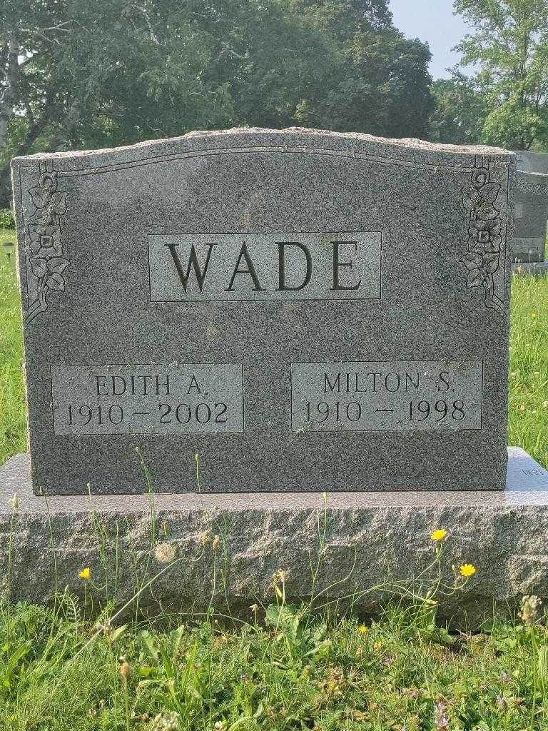 Milton S. Wade's grave. Photo 3