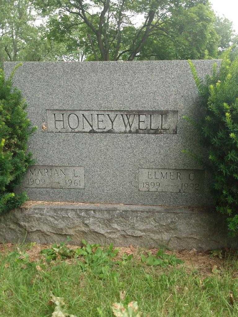 Marian L. Honeywell's grave. Photo 2