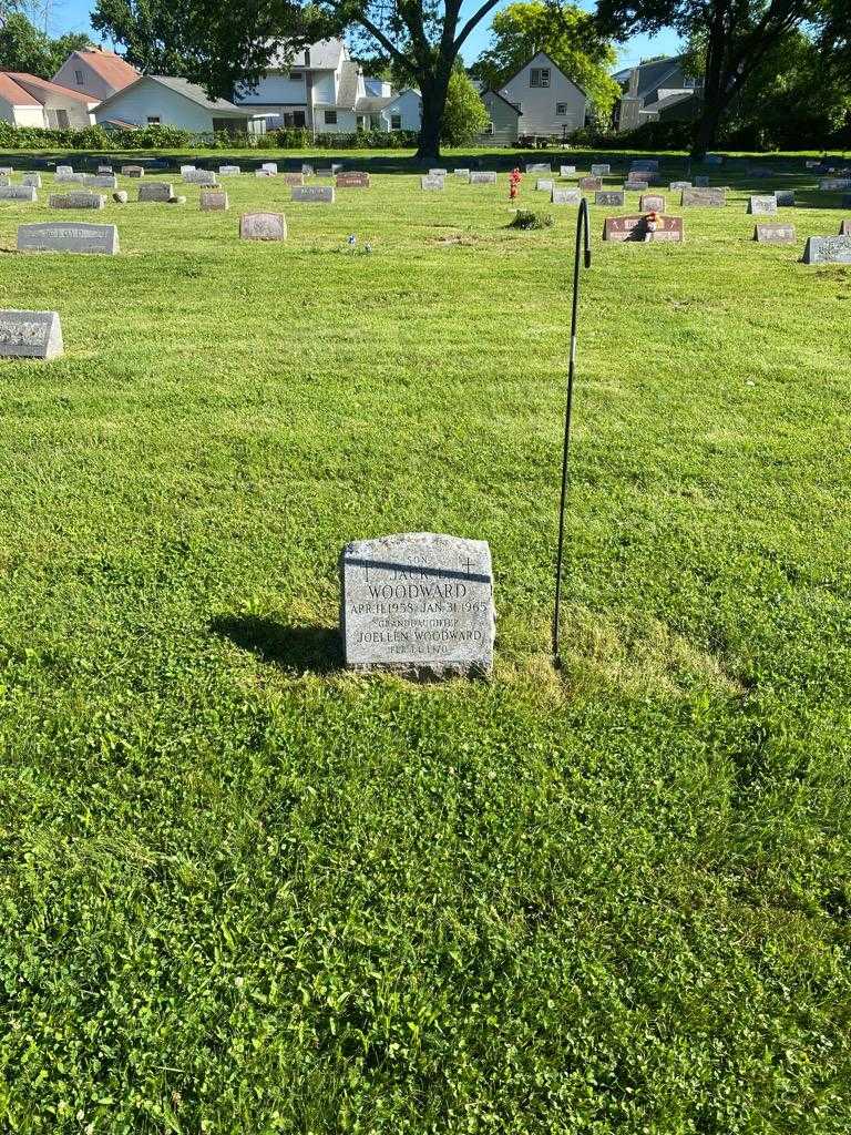 Jack L. Woodward's grave. Photo 2