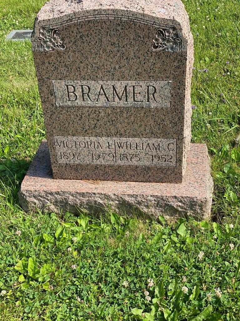 Victoria L. Bramer's grave. Photo 3