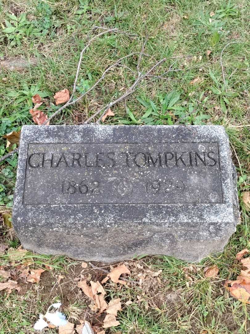 Charles Tompkins's grave. Photo 3