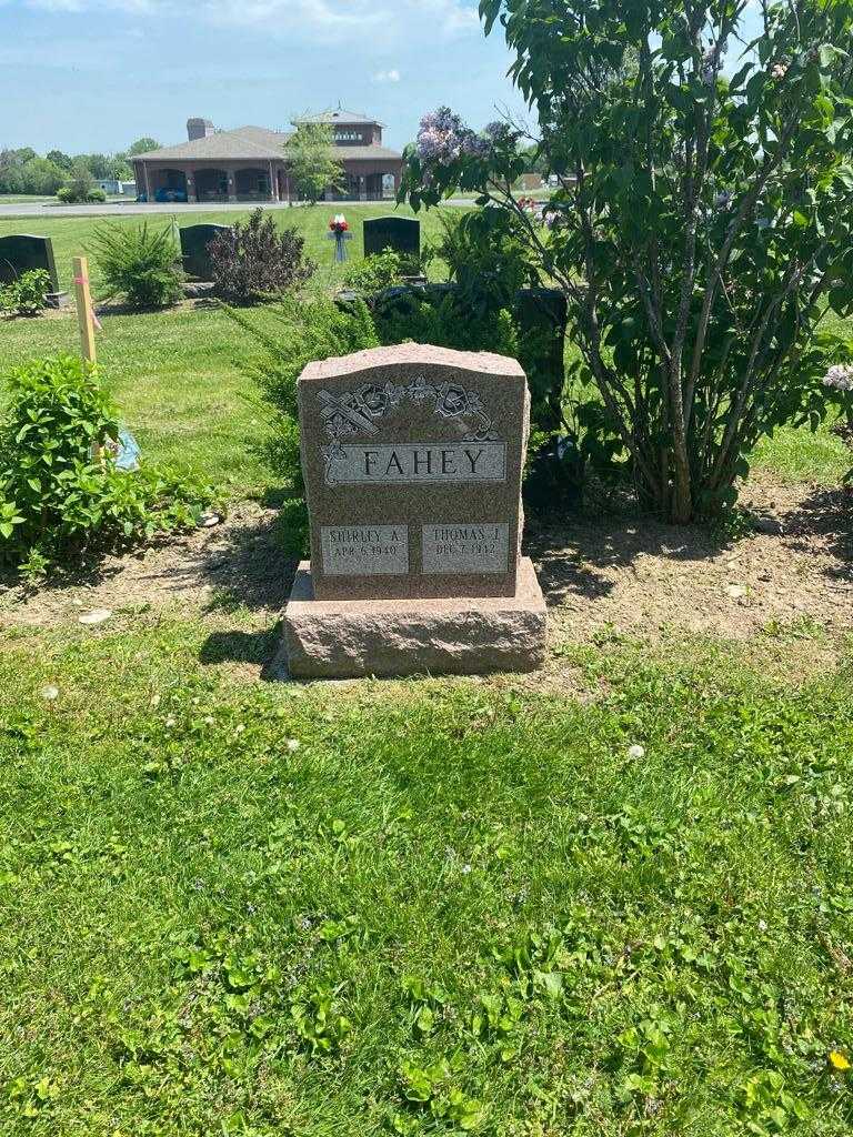 Shirley Ann Fahey's grave. Photo 2