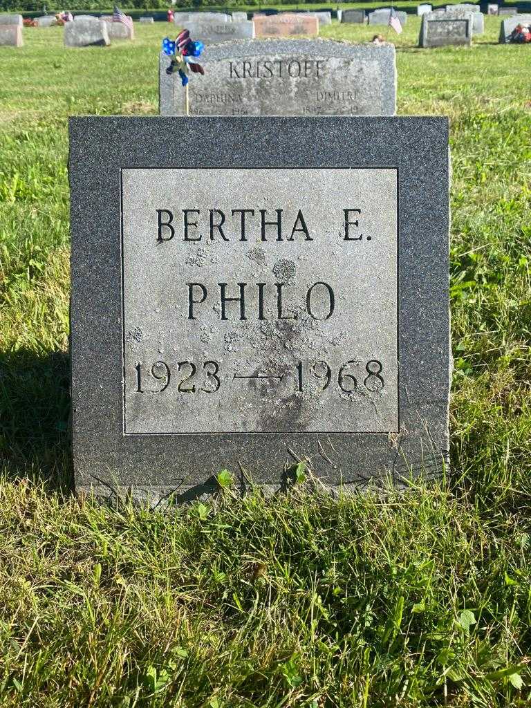 Bertha E. Philo's grave. Photo 3