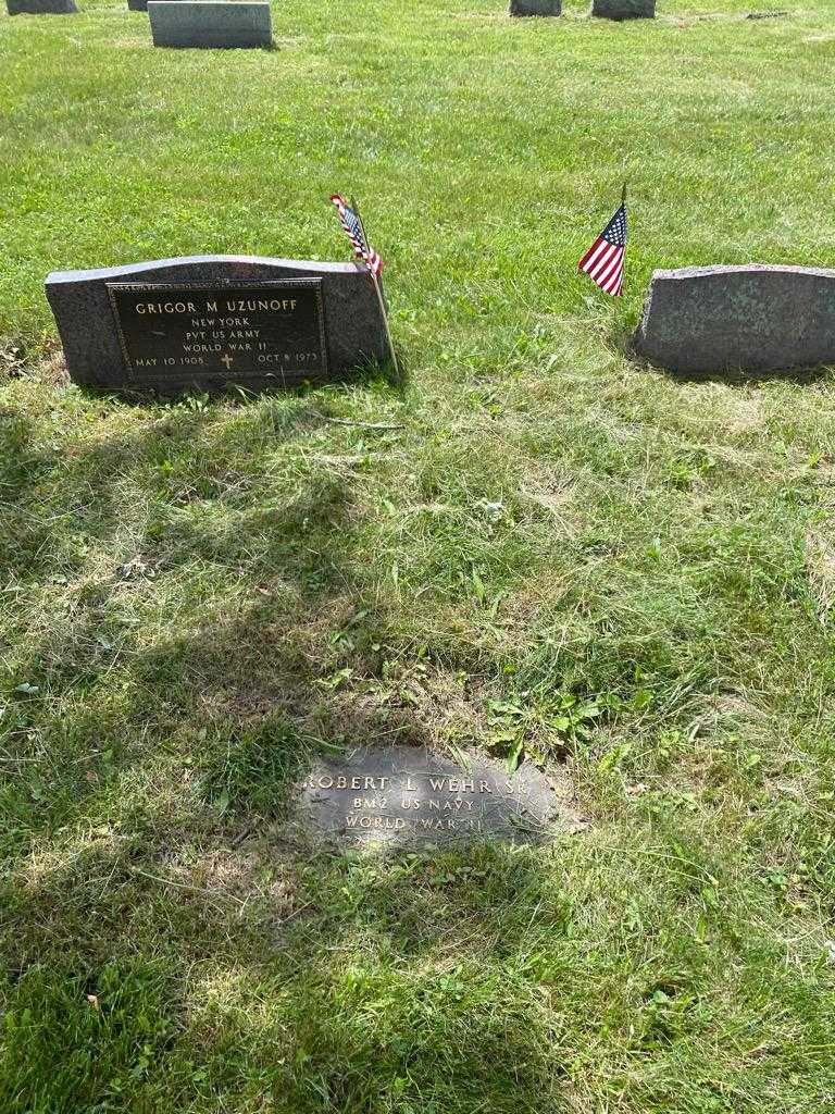 Robert L. Wehr Senior's grave. Photo 2