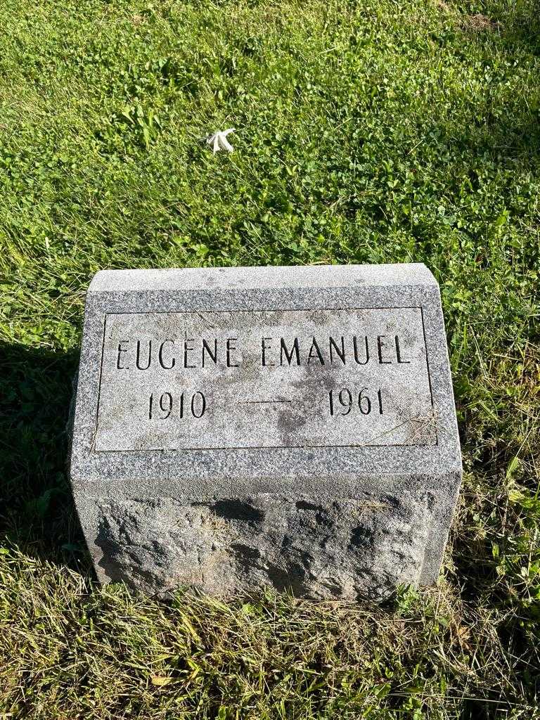 Eugene Emanuel's grave. Photo 3