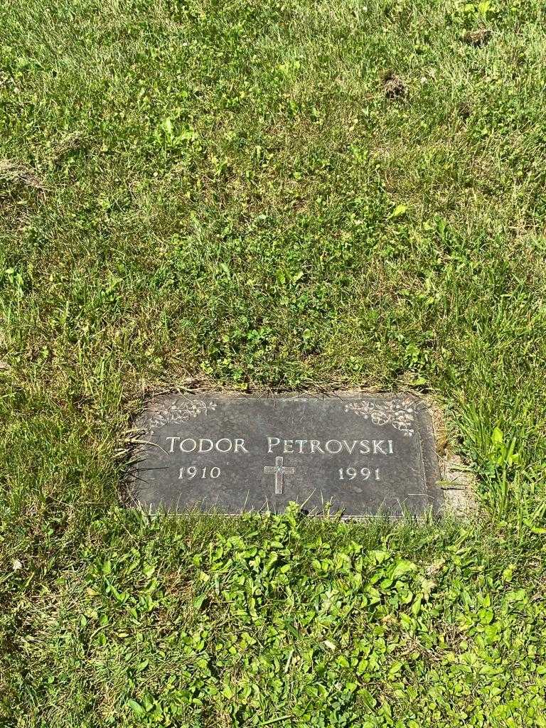 Todor Petrovski's grave. Photo 3