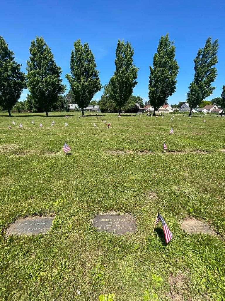 Dorothy F. Smith's grave. Photo 1