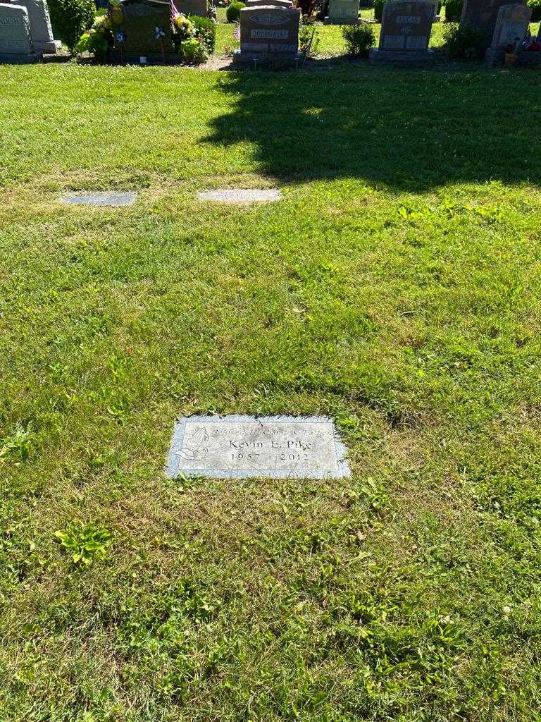 Kevin E. Pike's grave. Photo 2