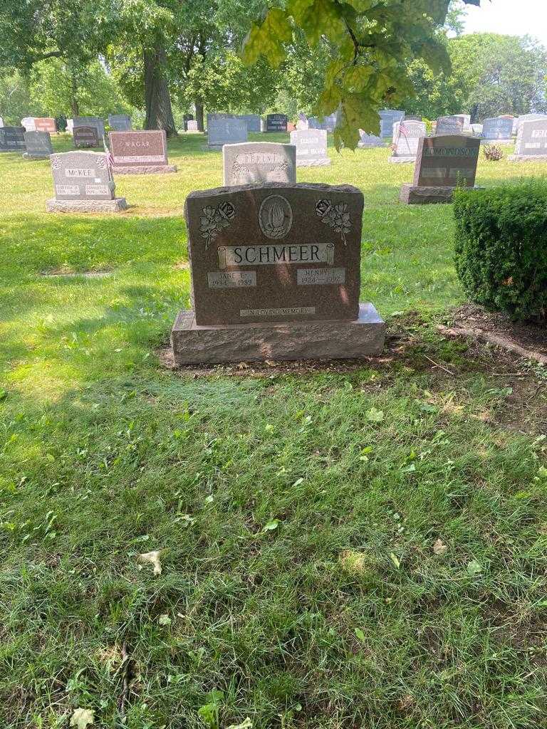 Henry P. Schmeer's grave. Photo 2