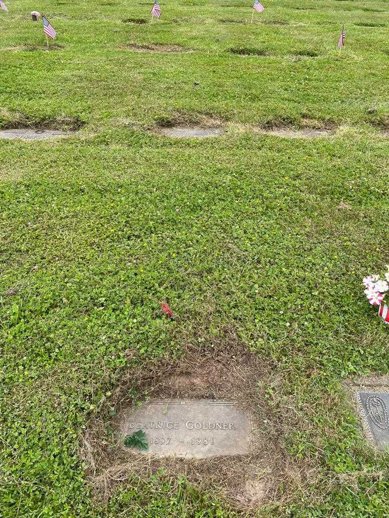 Beatrice Goldner's grave. Photo 2