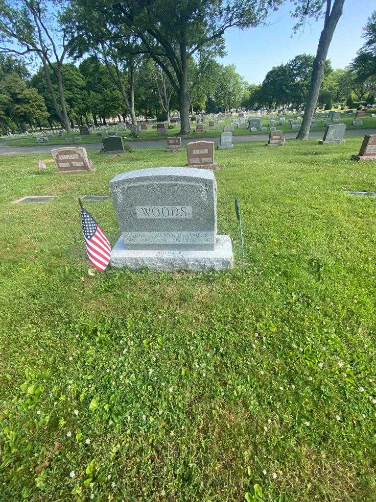 Paul R. Woods's grave. Photo 1