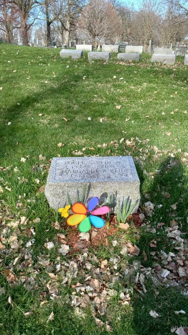 Roger S. Sterling Reid Junior's grave. Photo 2