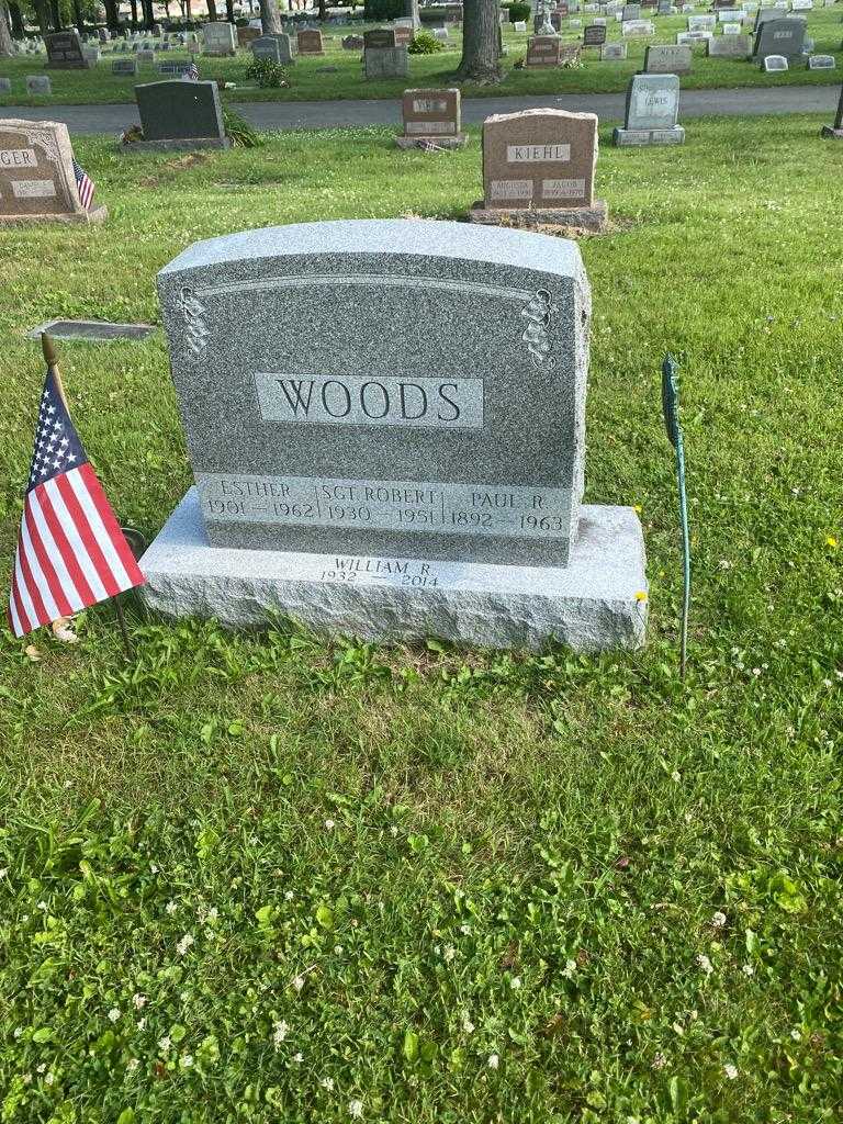 Paul R. Woods's grave. Photo 2