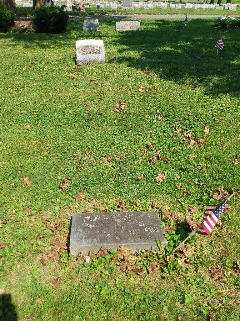 Gordon E. DeBruyn's grave. Photo 1