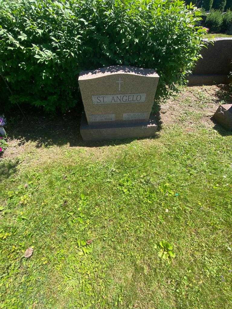 Octavia St. Angelo's grave. Photo 1