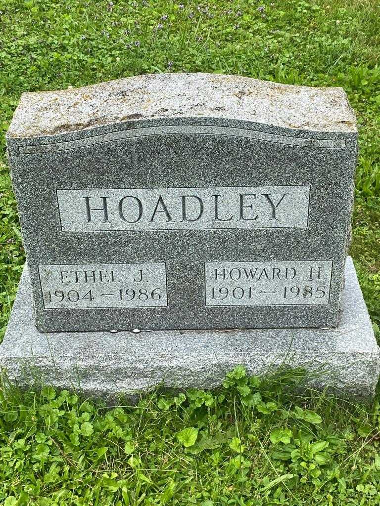Ethel J. Hoadley's grave. Photo 3
