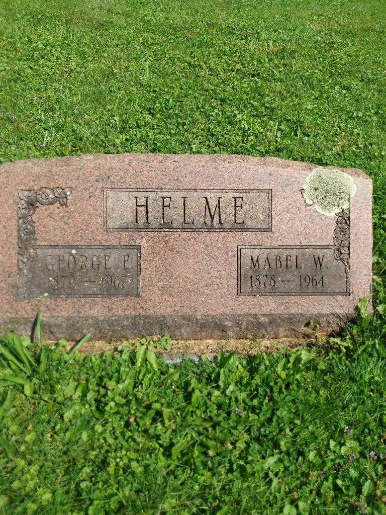 Mabel W. Helme's grave. Photo 2