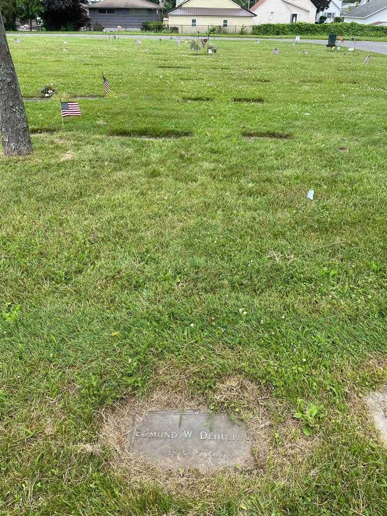 Edmund W. Dehler's grave. Photo 2