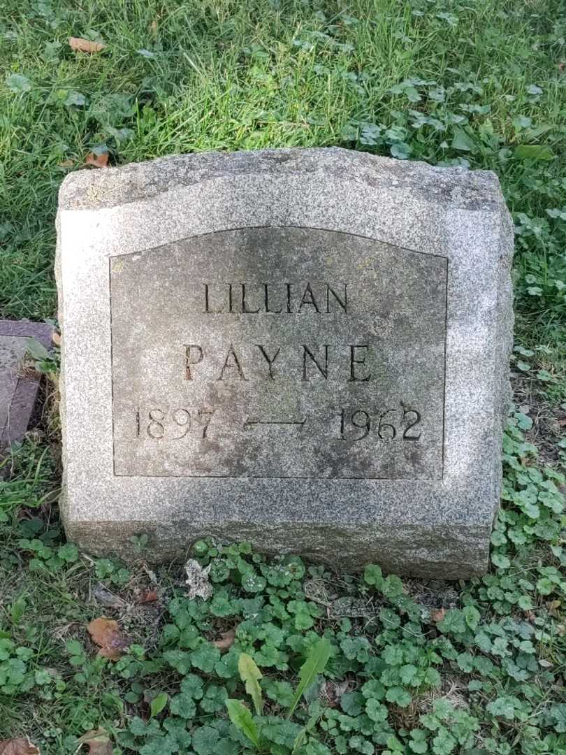Lillian Payne's grave. Photo 3