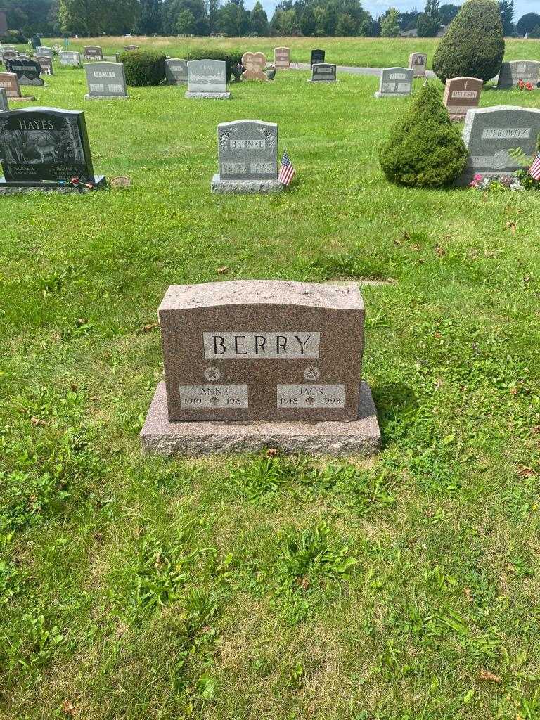 Jack Berry's grave. Photo 2