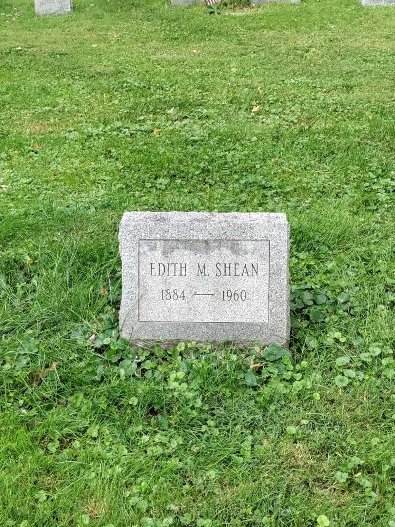 Edith M. Shean's grave. Photo 2