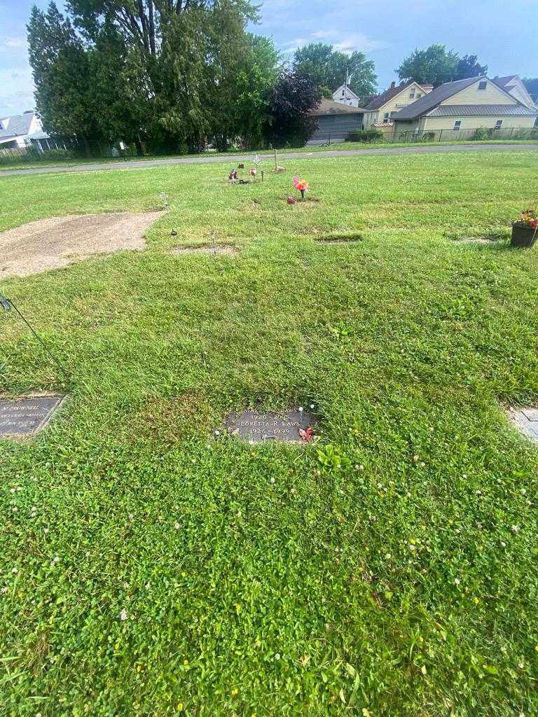 Loretta R. Laws's grave. Photo 1