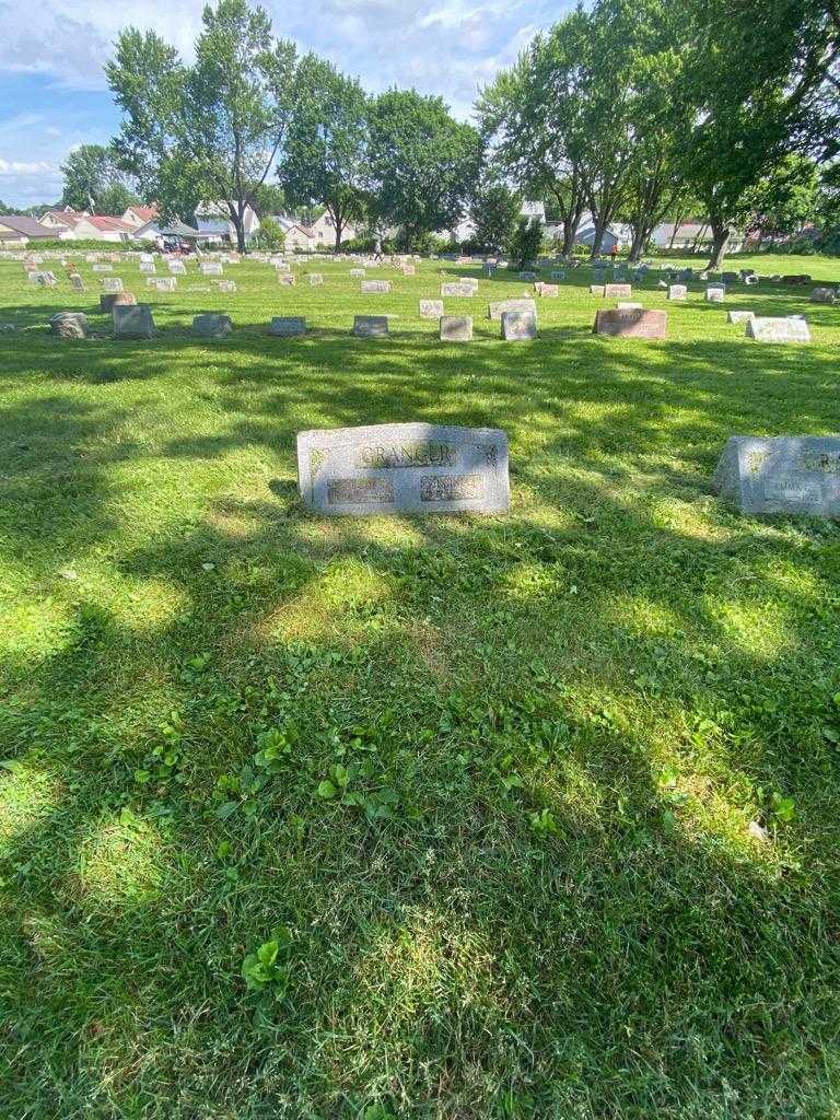 Virginia F. Granger's grave. Photo 1