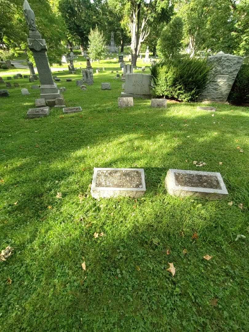 Caroline Raab's grave. Photo 1