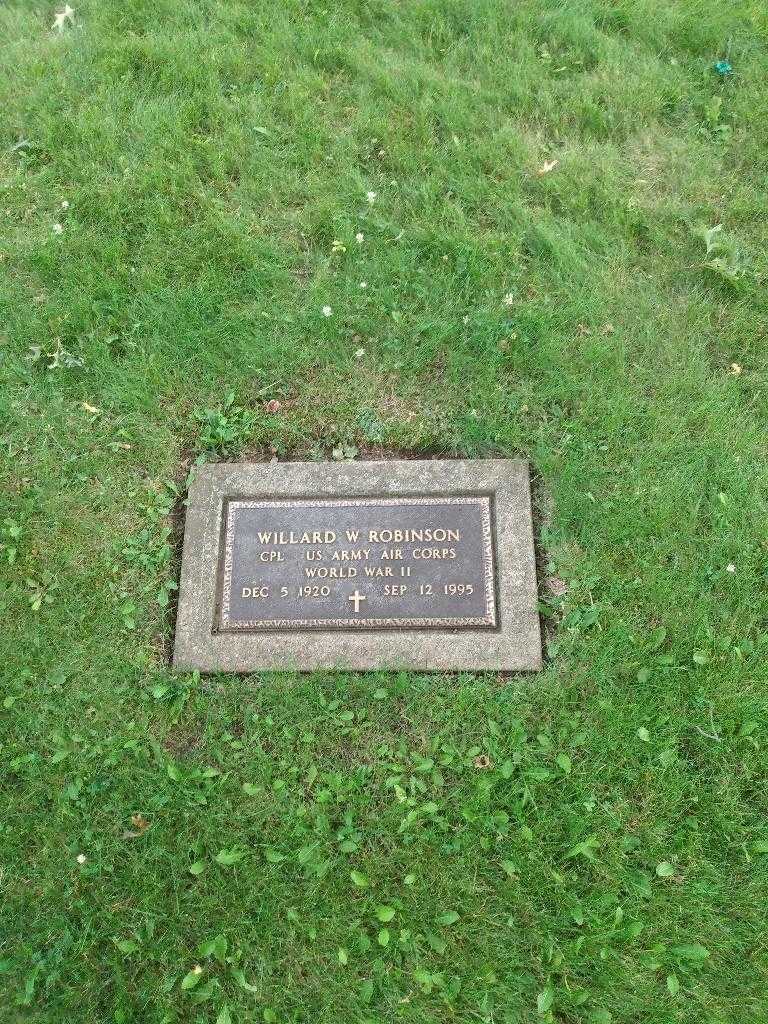 Willard W. Robinson's grave. Photo 1