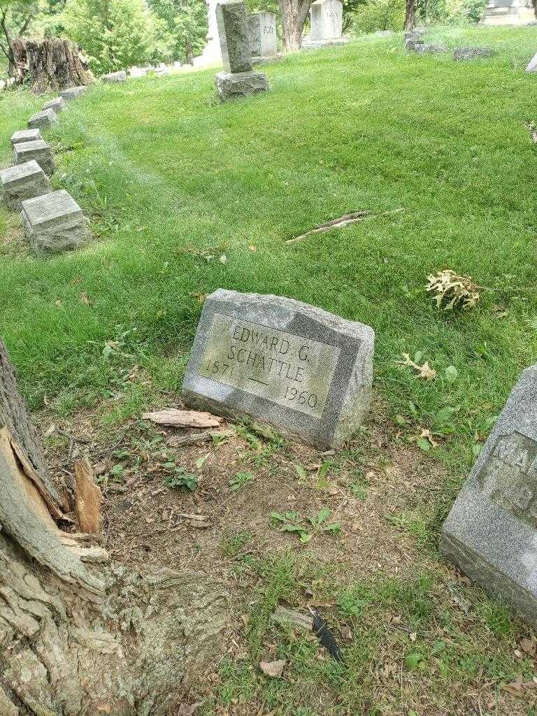 Edward G. Schattle's grave. Photo 1