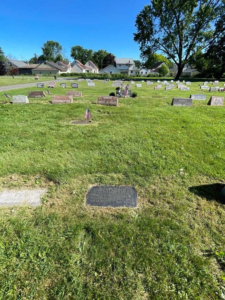 Claire E. Wentworth's grave. Photo 1