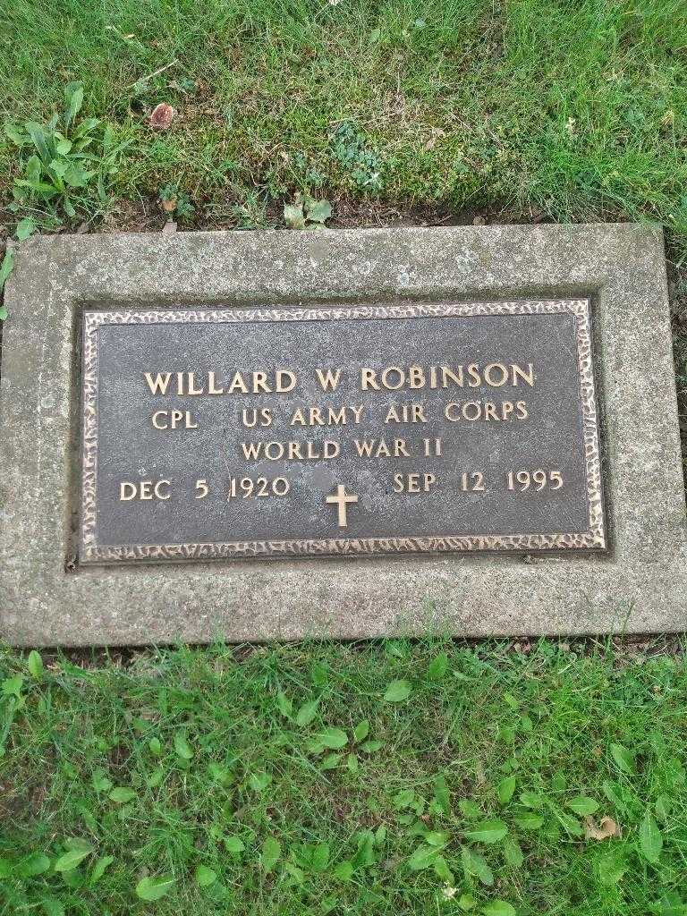 Willard W. Robinson's grave. Photo 3