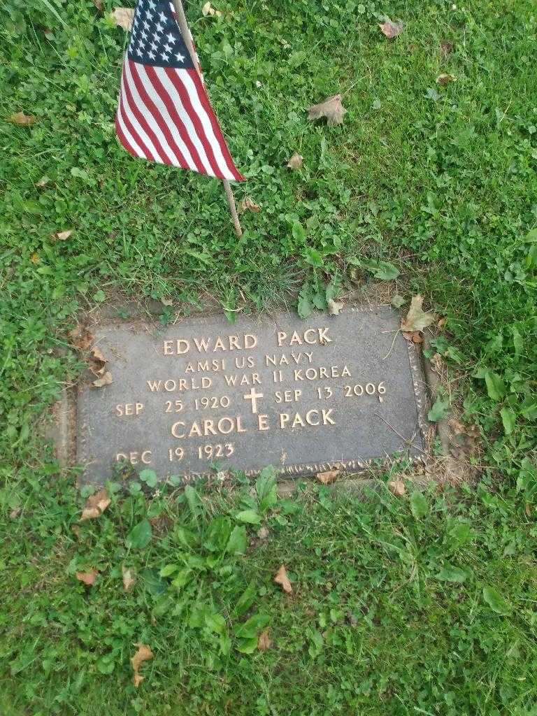 Edward Pack's grave. Photo 4