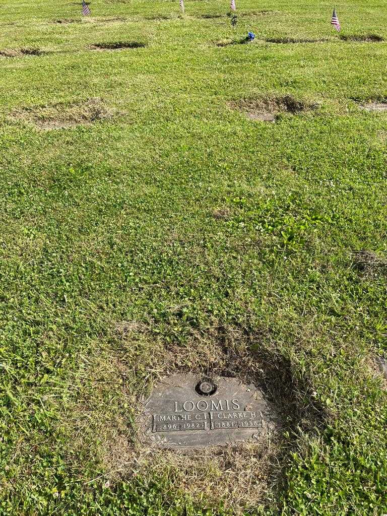Clarke H. Loomis's grave. Photo 2