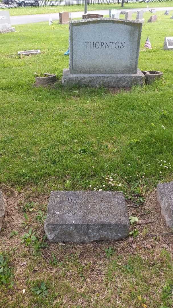 Daniel A. Thornton's grave. Photo 2