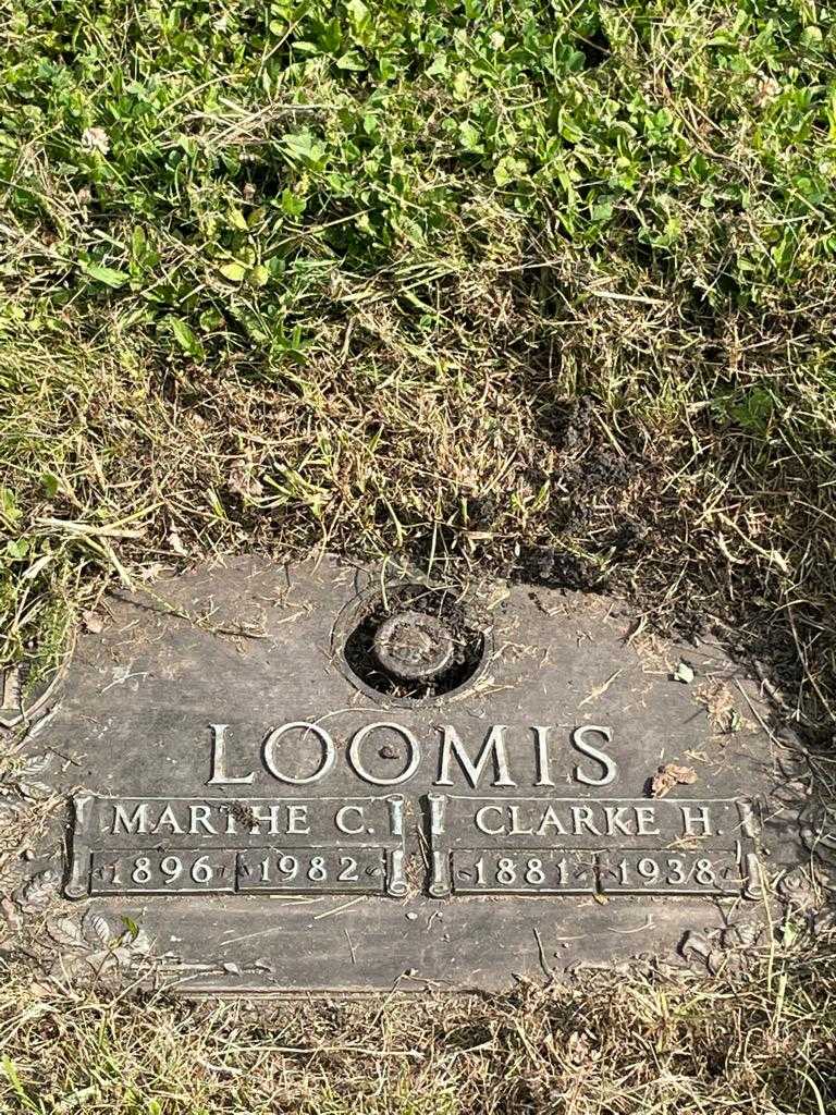 Marthe C. Loomis's grave. Photo 3