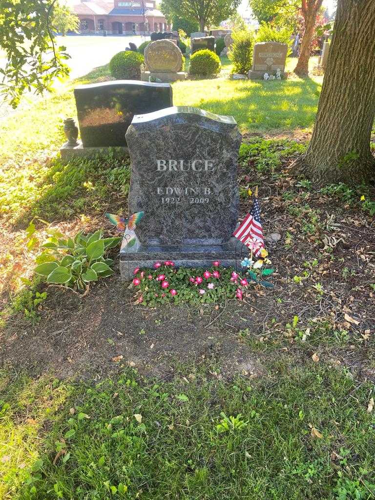 Edwin B. Bruce's grave. Photo 2