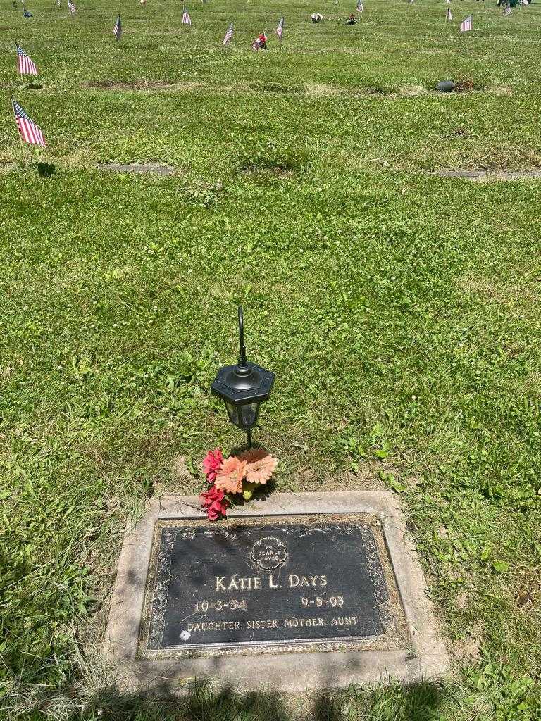 Katie L. Days's grave. Photo 2