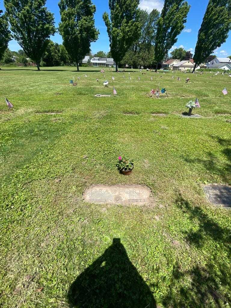Ralph E. Crawford's grave. Photo 1