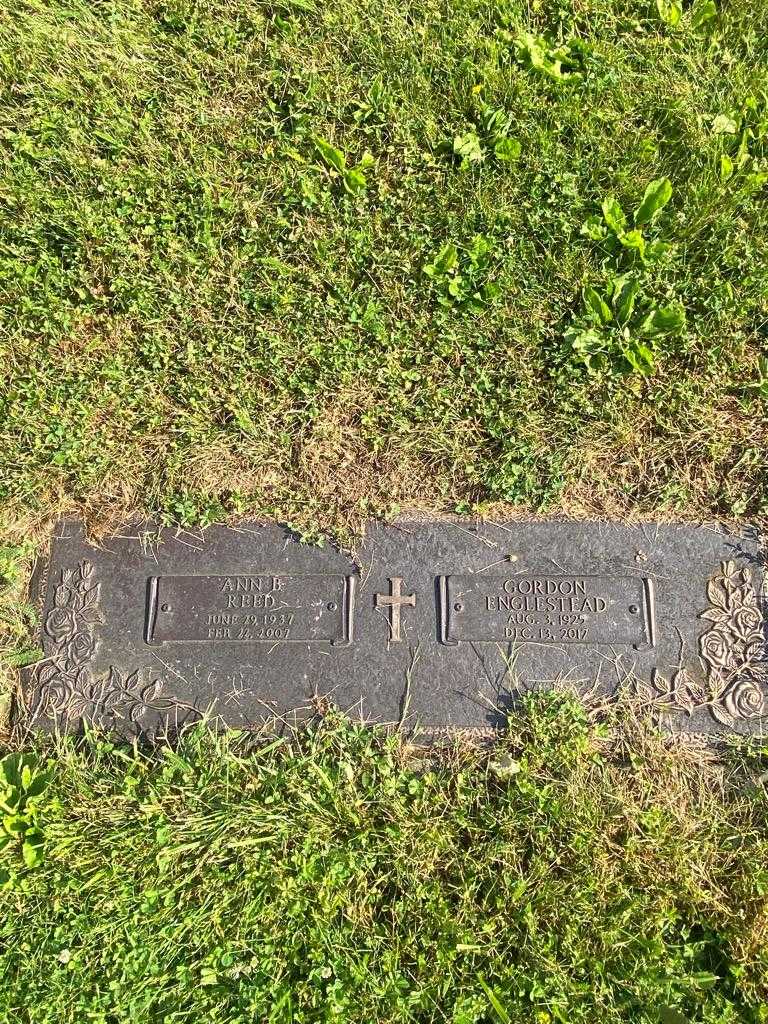 Gordon Englestead's grave. Photo 3