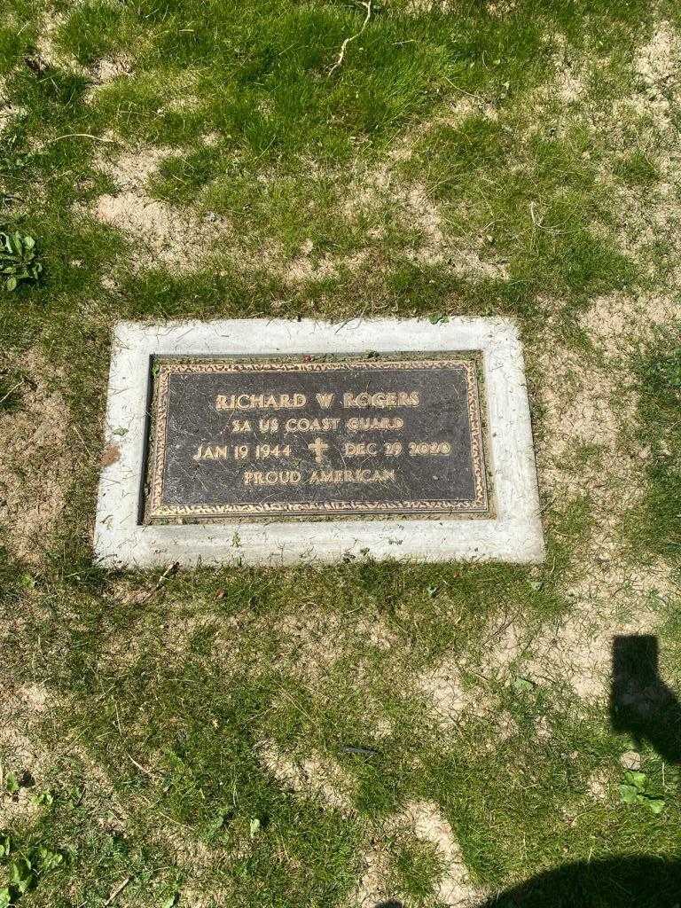 Richard W. Rogers's grave. Photo 2