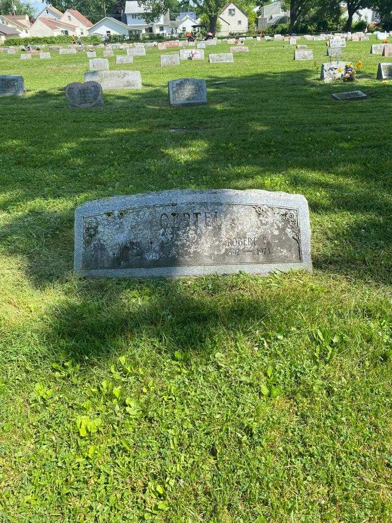 Robert F. Oertel's grave. Photo 2