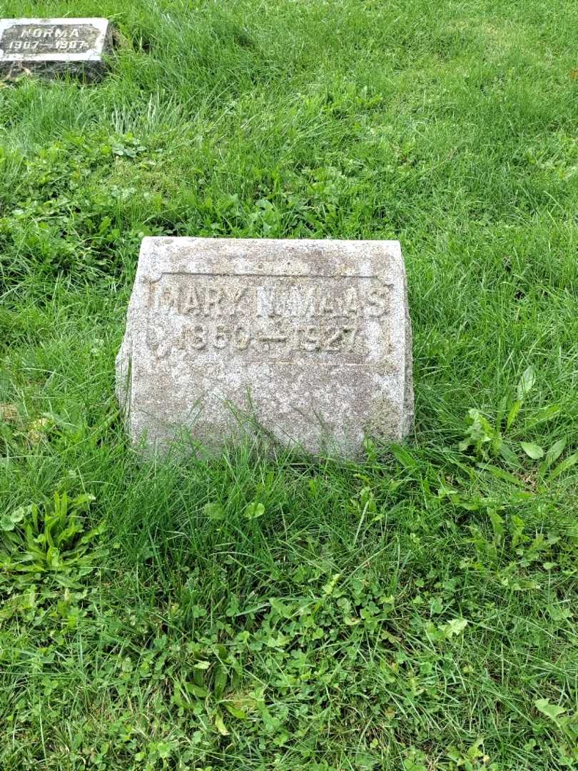 Mary N. Maas's grave. Photo 2