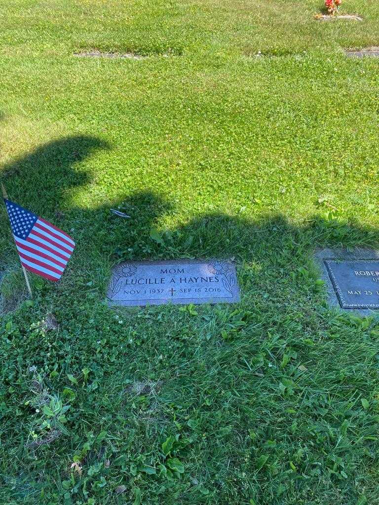 Lucille A. Haynes's grave. Photo 2