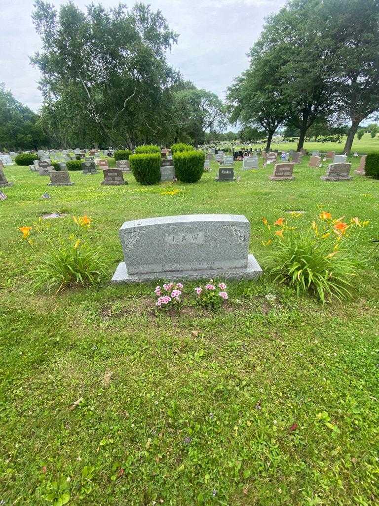 Robert Law Hale's grave. Photo 1