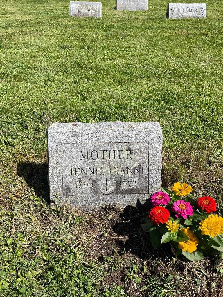 Jennie Gianni's grave. Photo 3