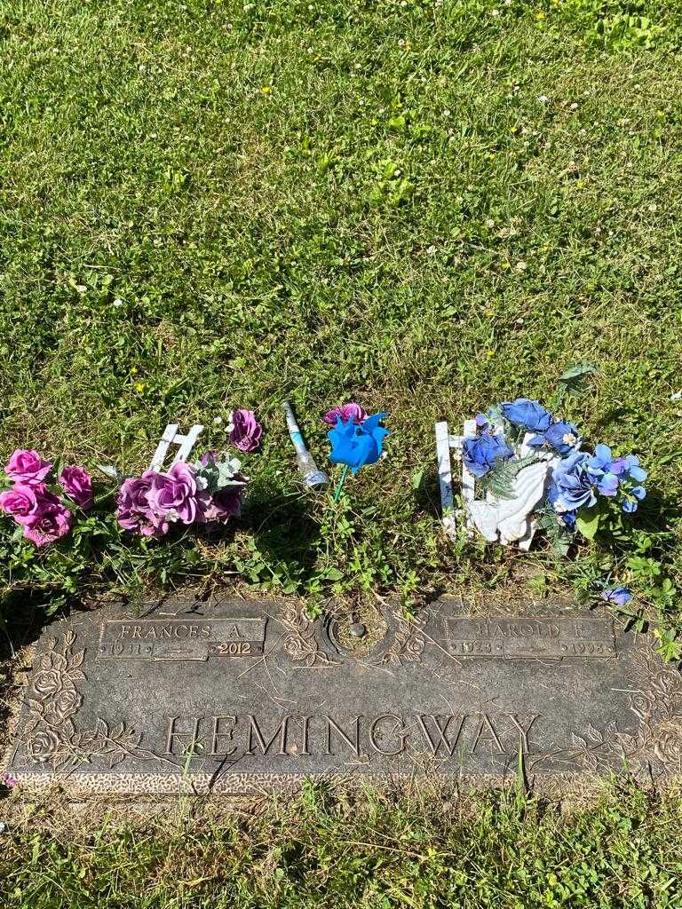 Harold F. Hemingway's grave. Photo 3